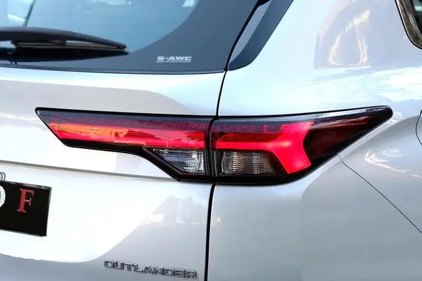 میتسوبیشی، اوتلندر