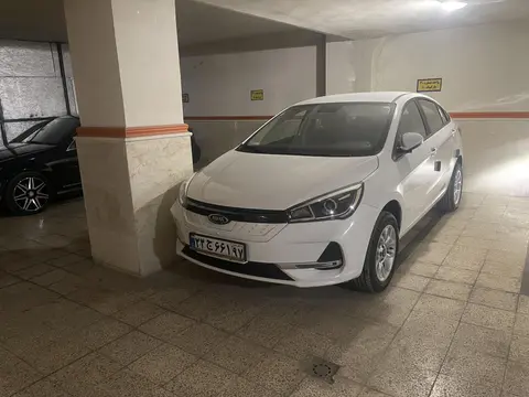 ام وی ام، آریزو 5ev
