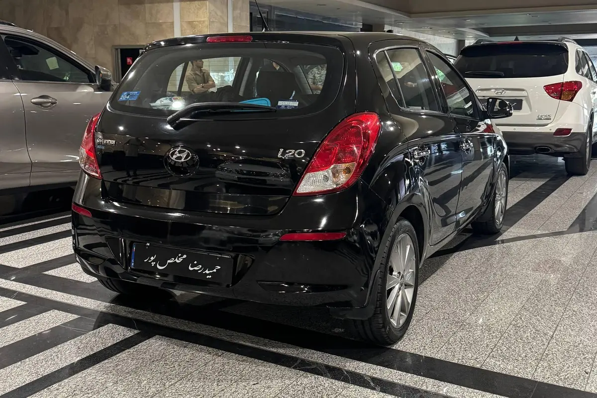 هیوندای  i20