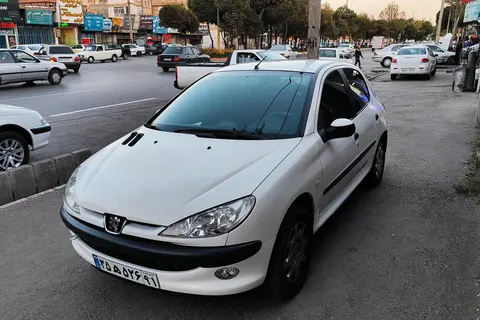 پژو، 206