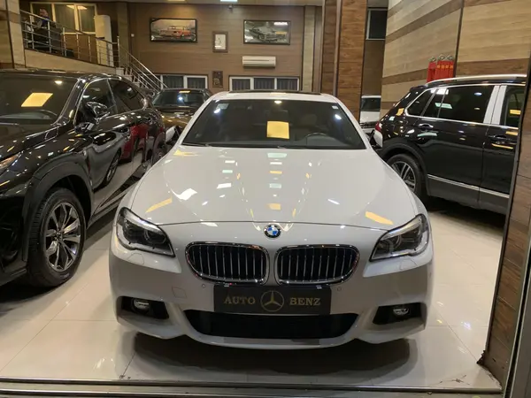 ب ام و، سری 5 سدان