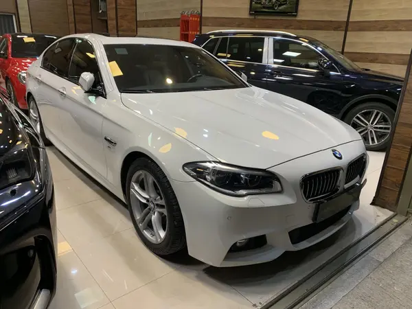 ب ام و، سری 5 سدان