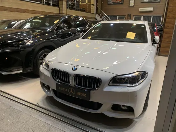 ب ام و، سری 5 سدان