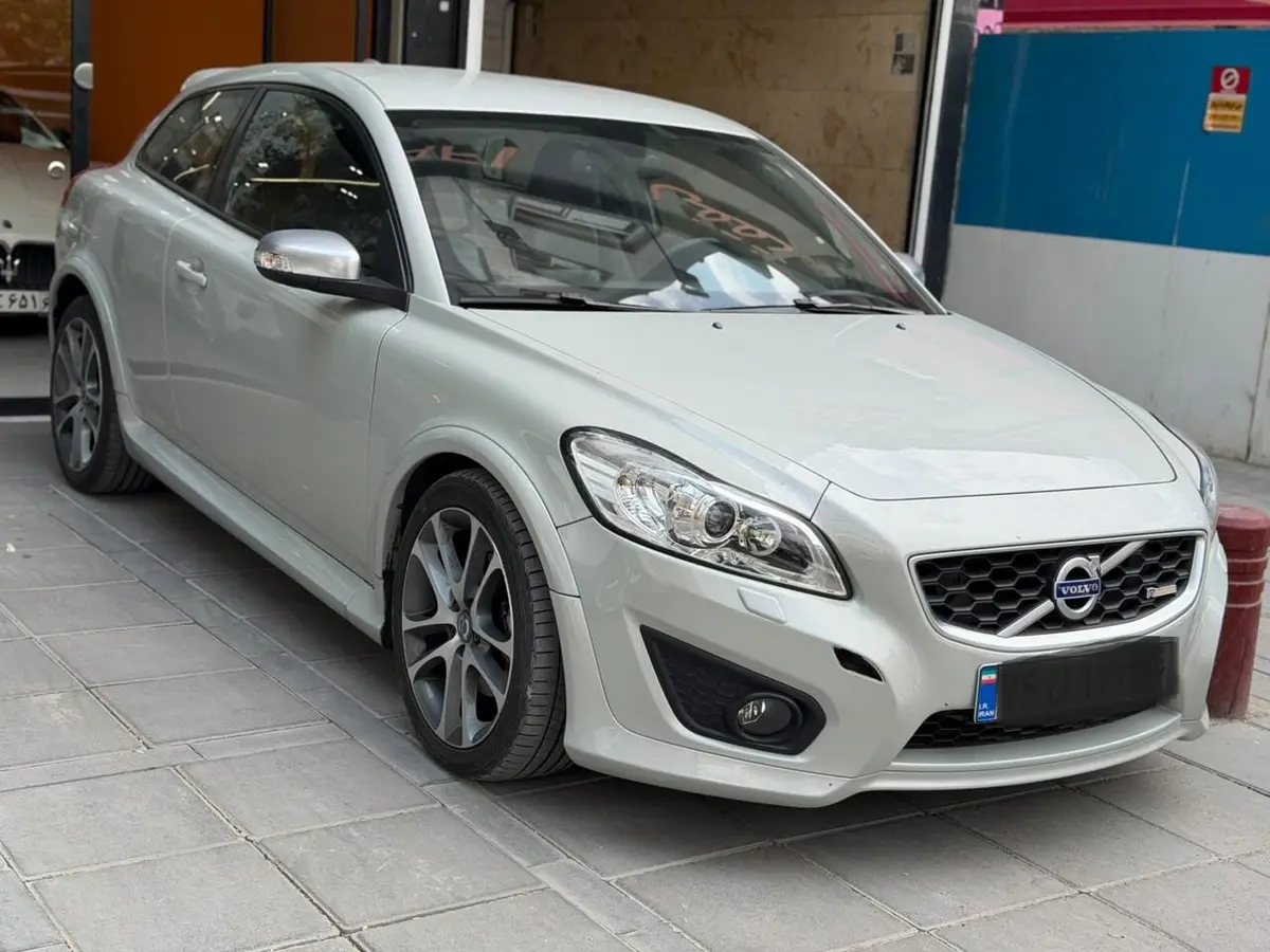 ولوو،  C30
