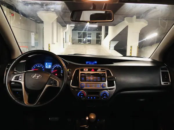 هیوندای  i20