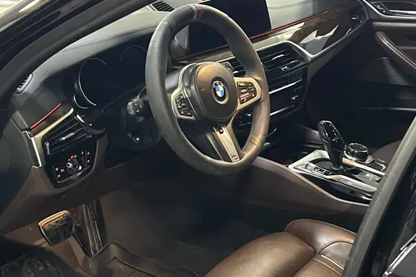 ب ام و، سری 5 سدان