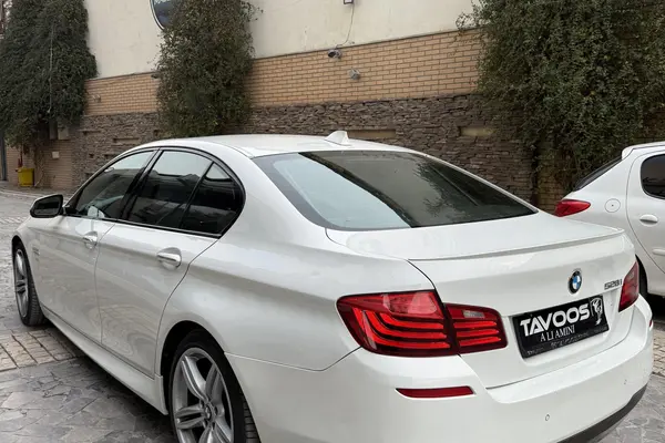 ب ام و، سری 5 سدان