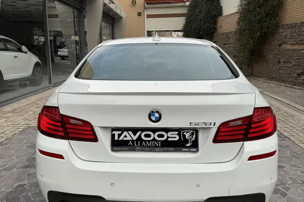 ب ام و، سری 5 سدان