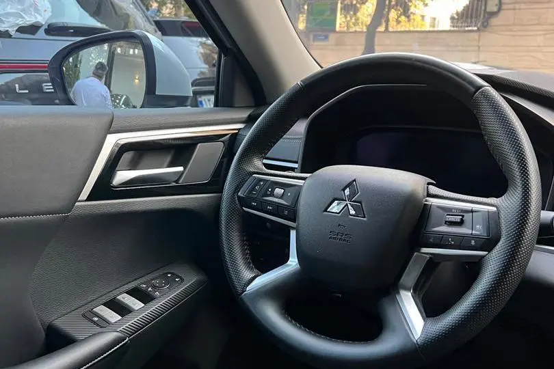 میتسوبیشی،  اوتلندر