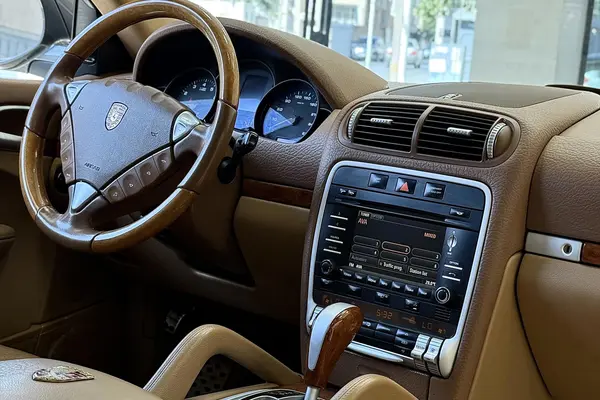 پورشه، کاین