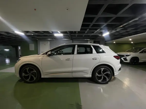 آئودی، Q4 e-tron