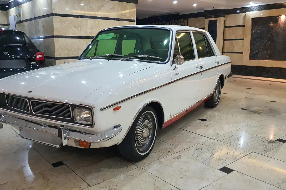 پیکان،  سدان