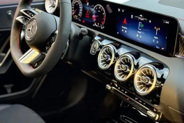 بنز، کلاس A سدان