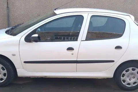 پژو، 206