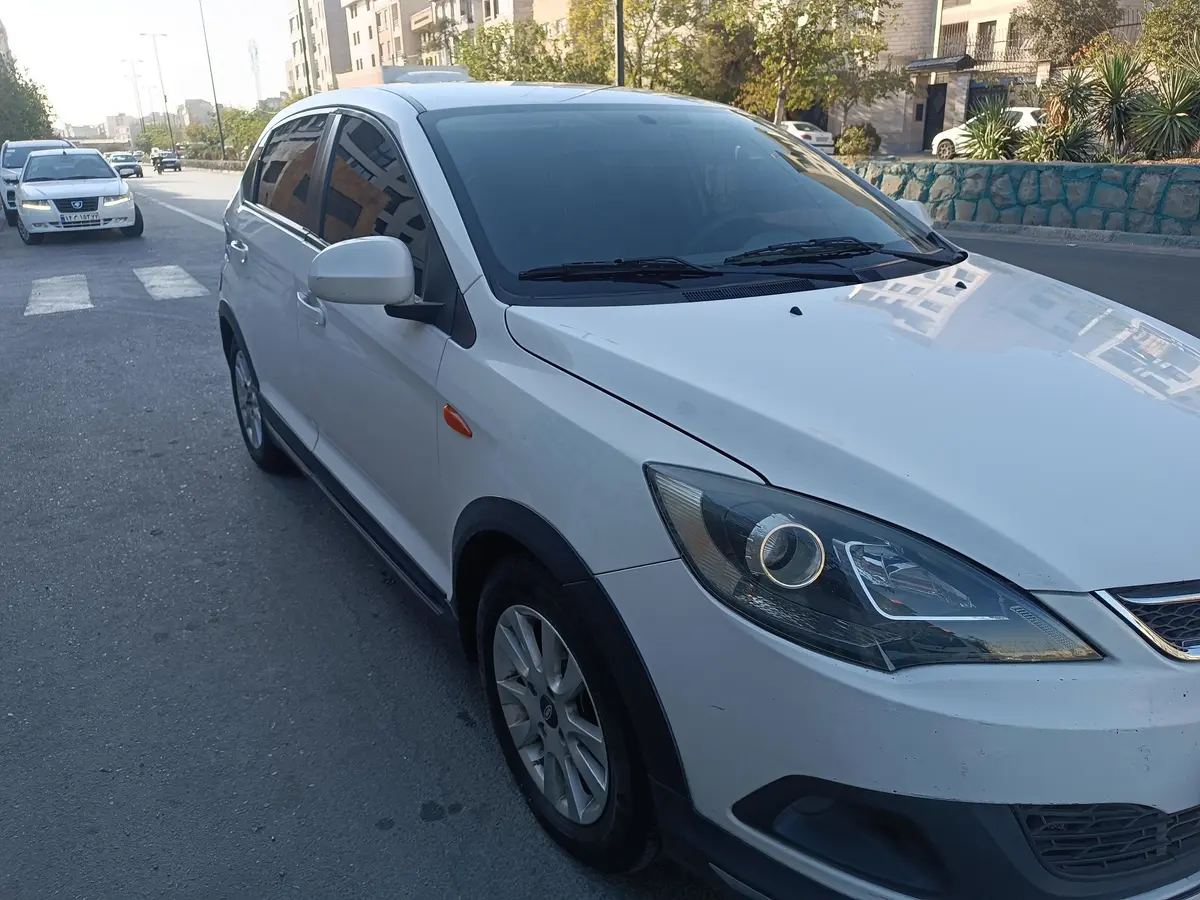ام وی ام،  315هاچ بک