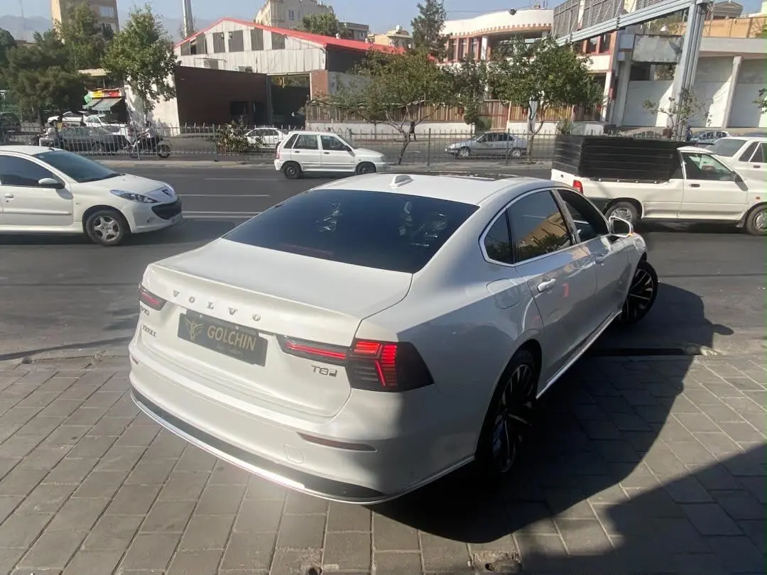 ولوو،  S90
