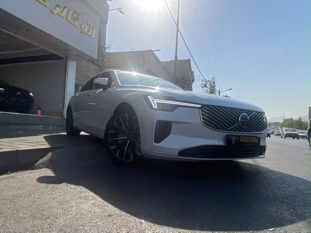 ولوو،  S90