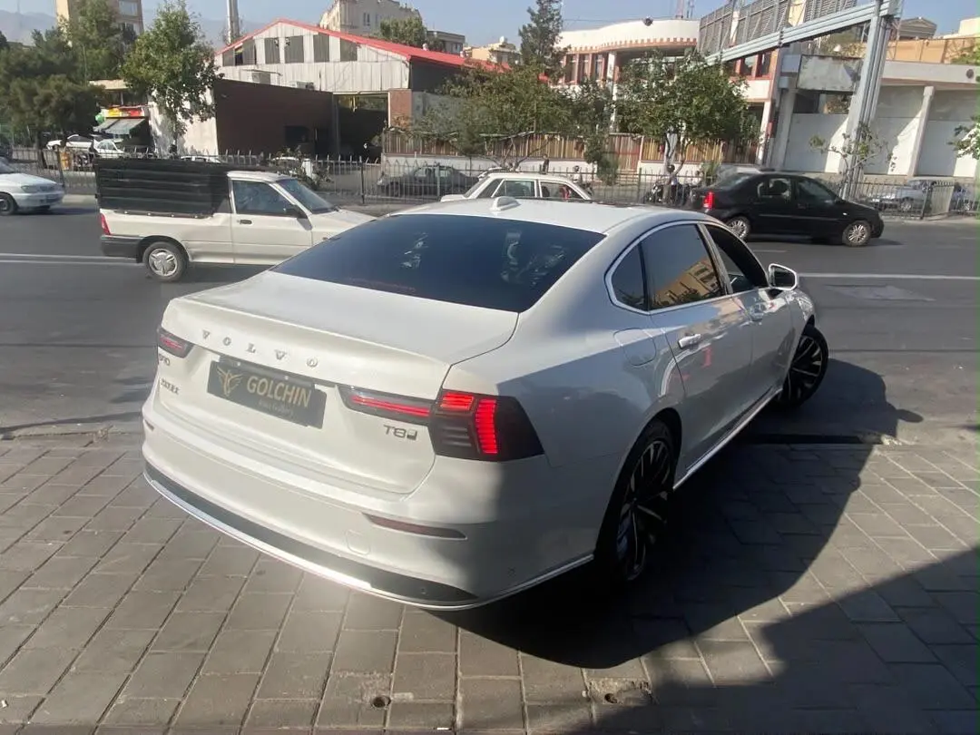 ولوو،  S90