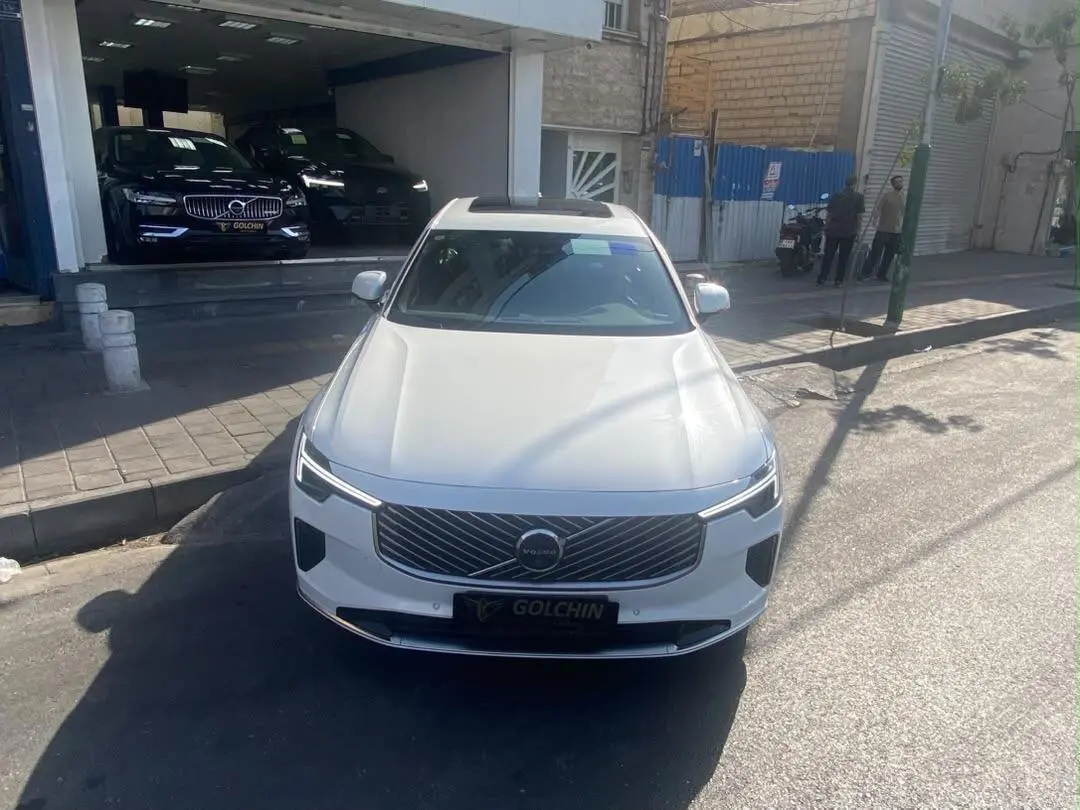 ولوو،  S90