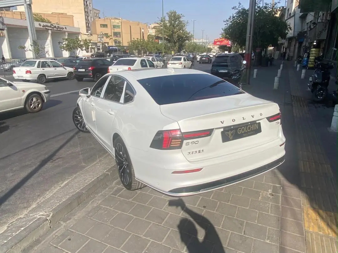ولوو،  S90
