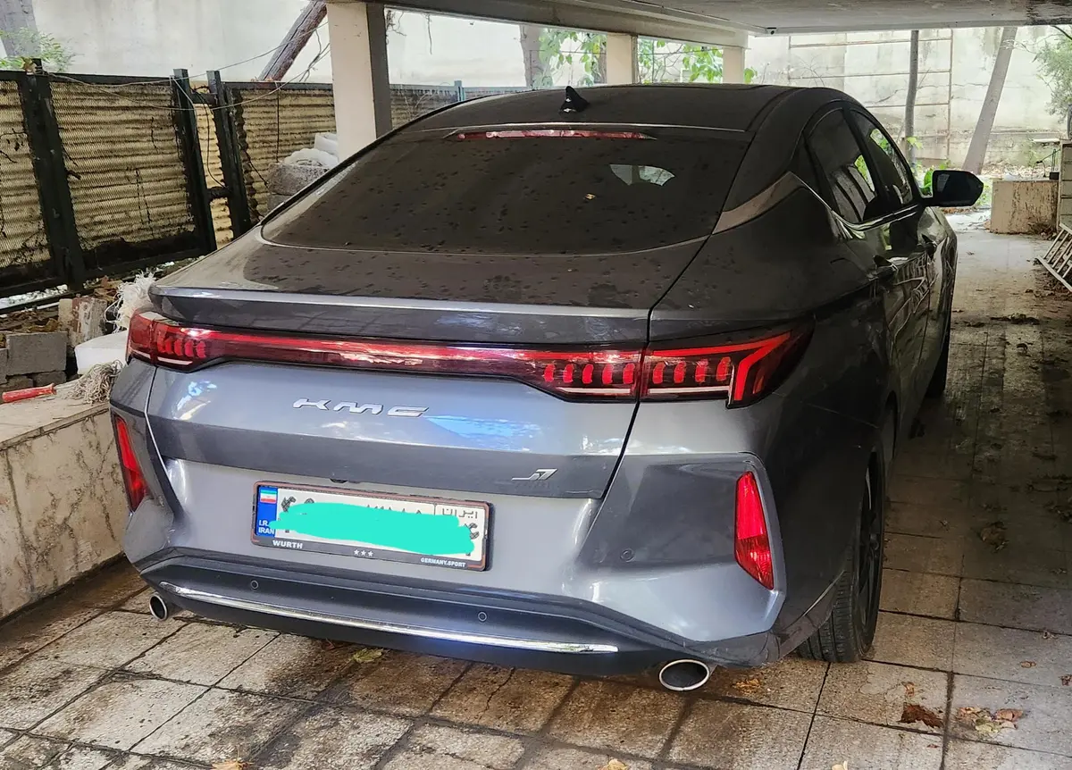 کی ام سی،  J7