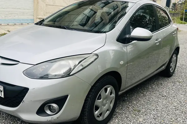 مزدا، 2 هاچ بک