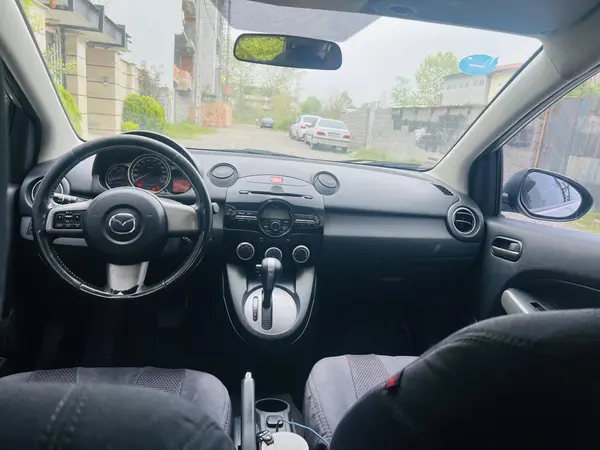 مزدا، 2 هاچ بک