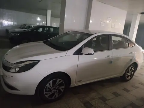 کی ام سی، ایگل
