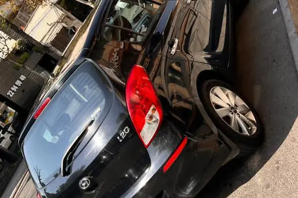 هیوندای  i20