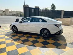 هیوندای، النترا