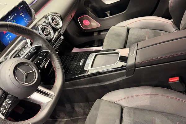 بنز، کلاس A سدان