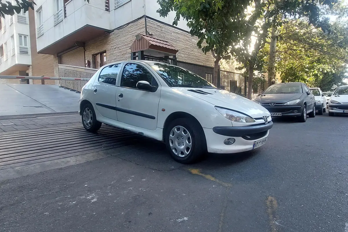 پژو،  206