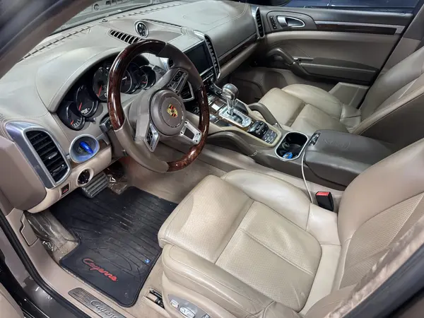 پورشه، کاین