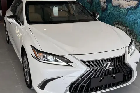 لکسوس، ES هیبرید