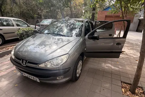 پژو، 206