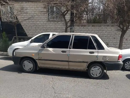 پراید، صندوق دار