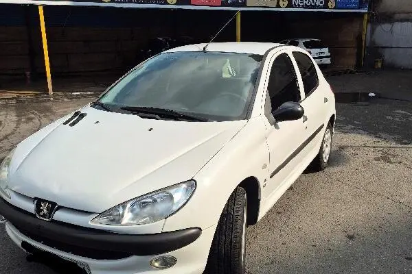 پژو، 206