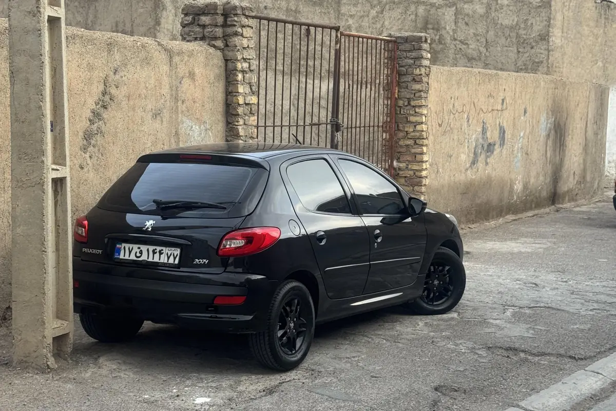 پژو،  207
