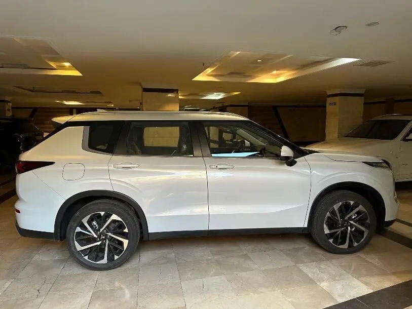 میتسوبیشی،  اوتلندر