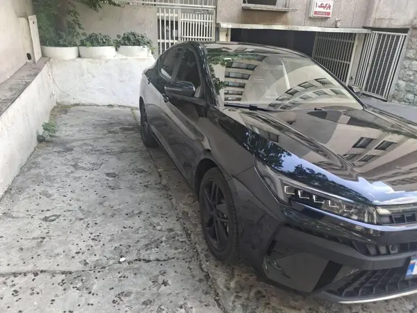 کی ام سی  J7