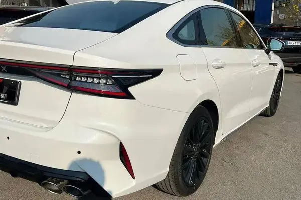 فونیکس، آریزو 8 (Z8)