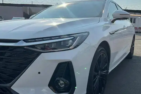 فونیکس، آریزو 8 (Z8)