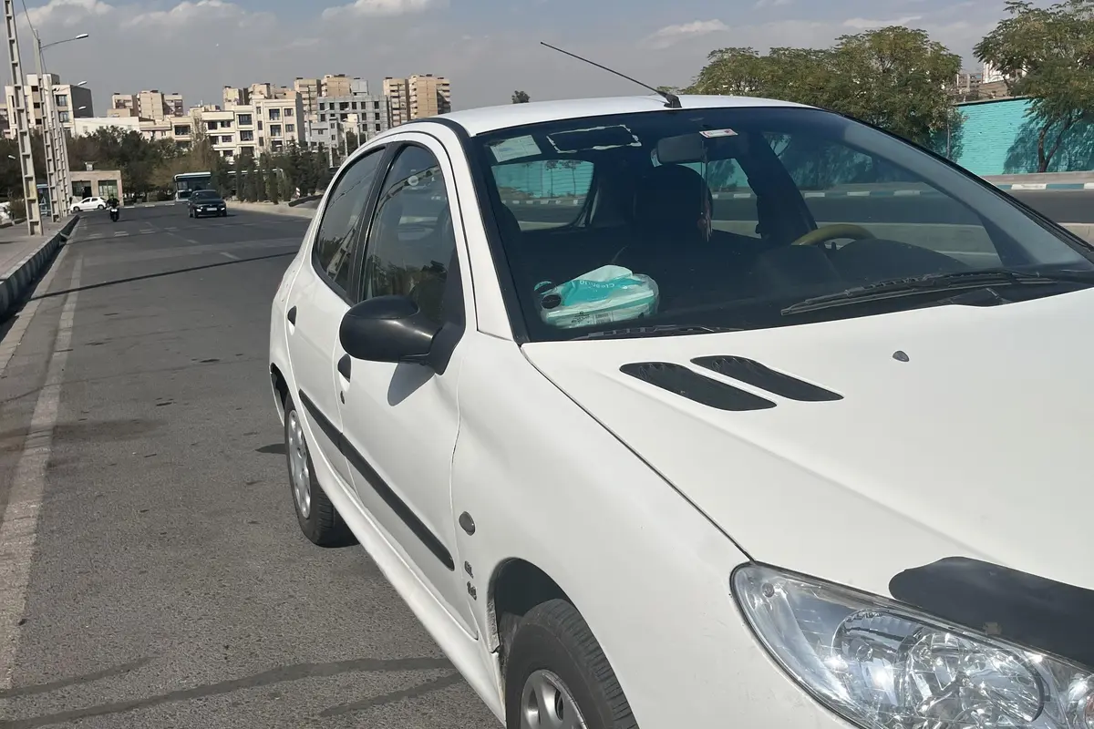 پژو،  206