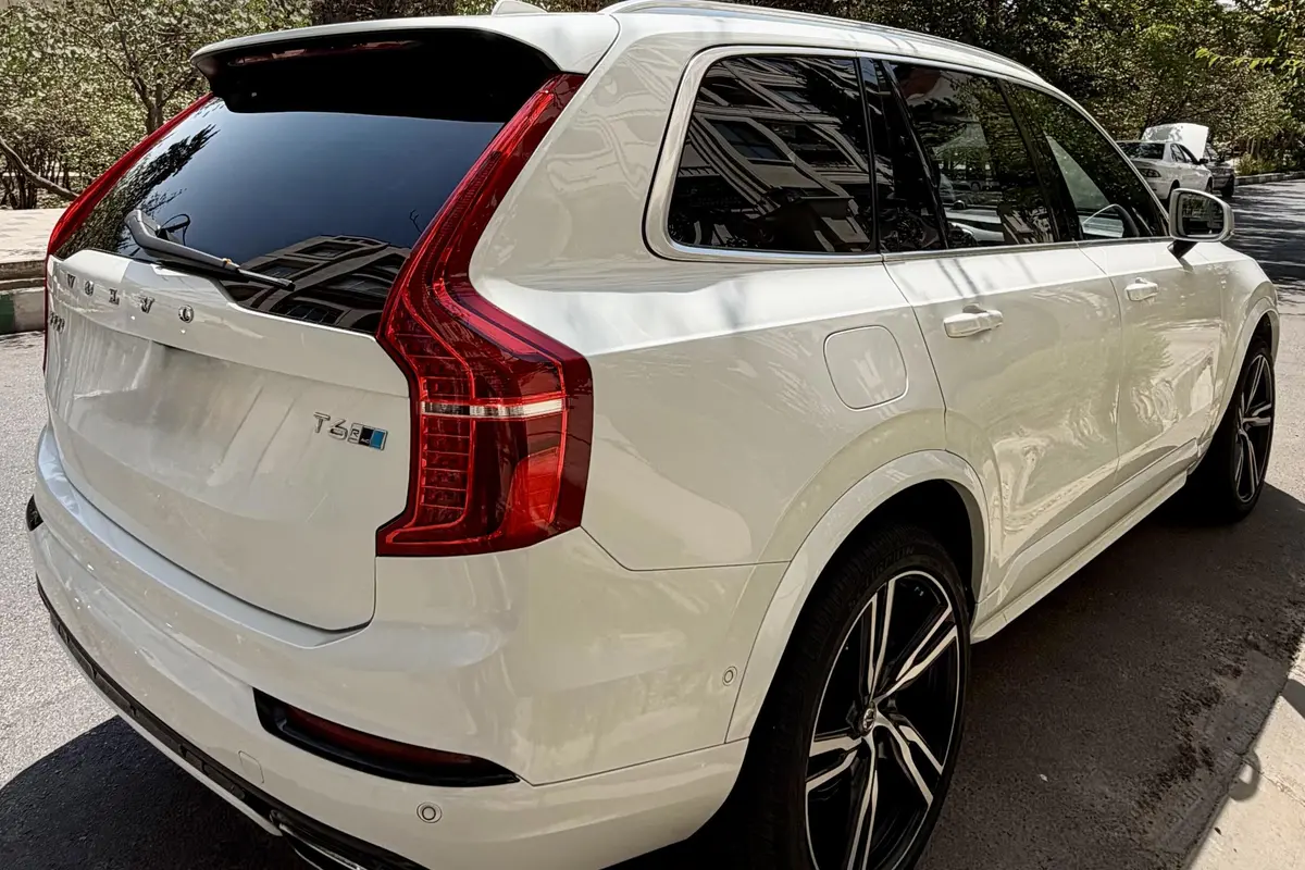 ولوو،  XC90