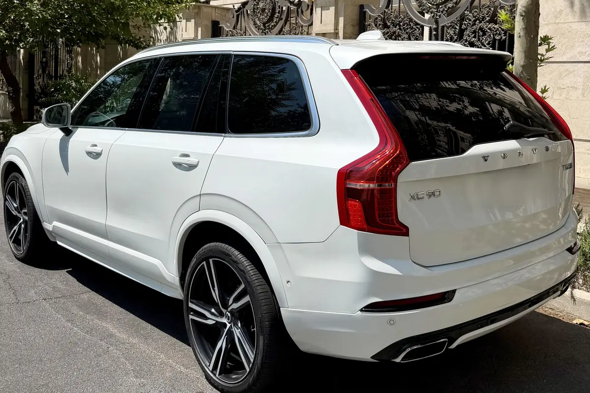 ولوو،  XC90