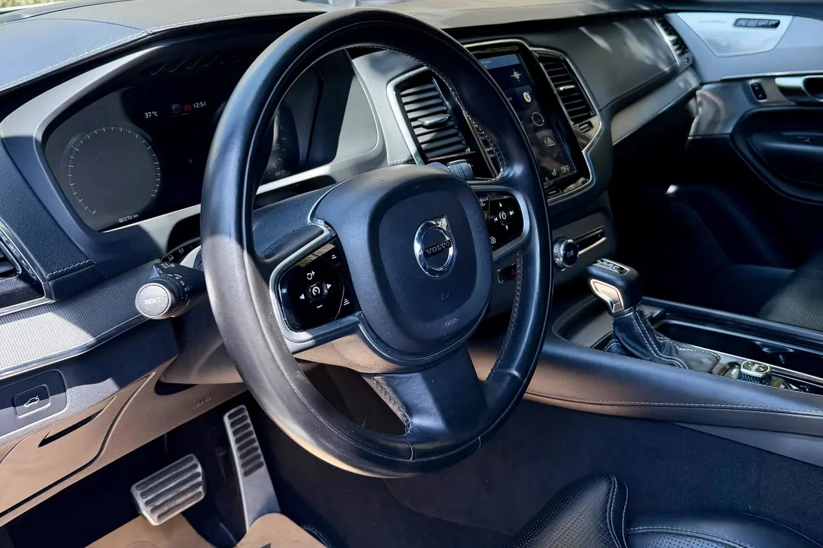 ولوو،  XC90