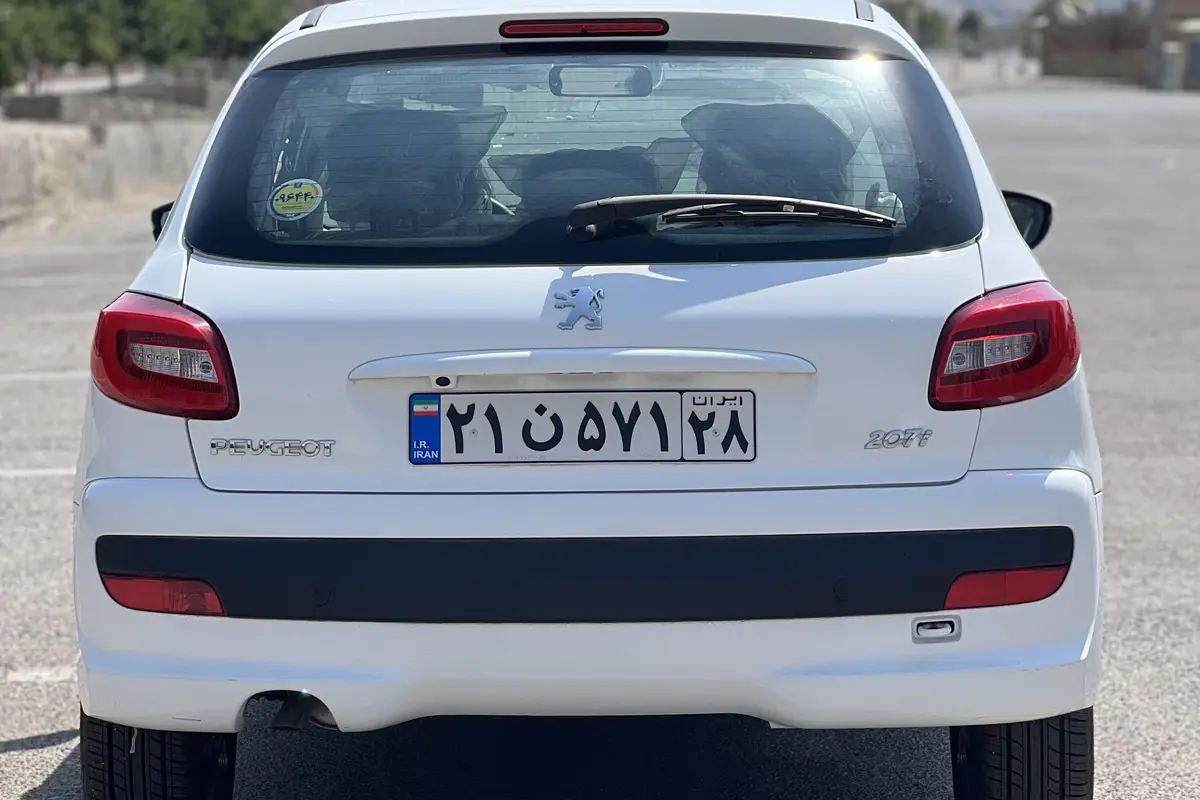 پژو،  207