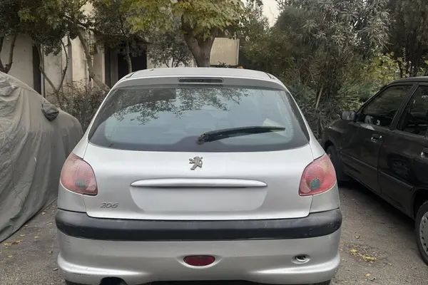پژو، 206