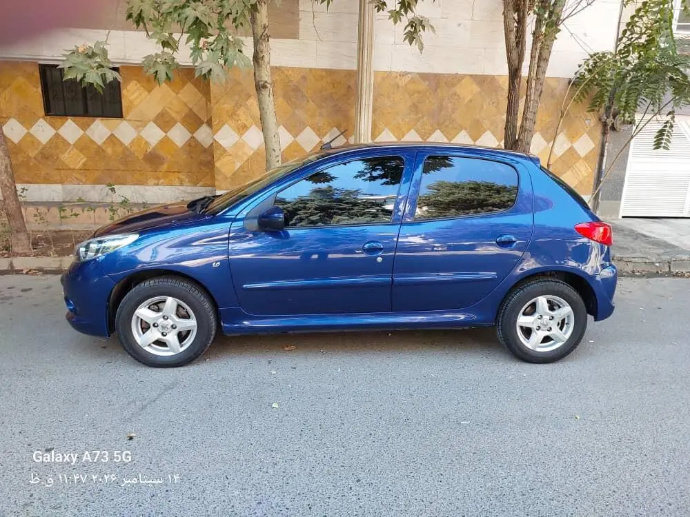 پژو،  207