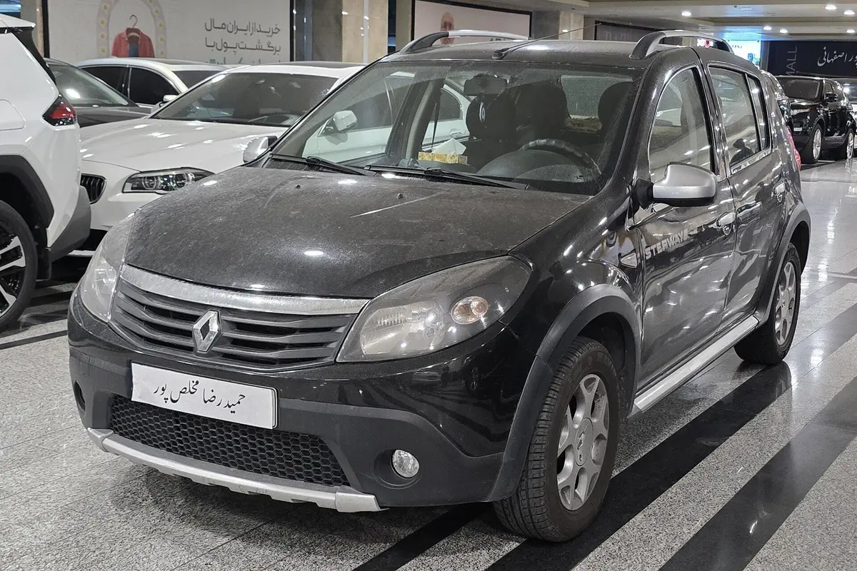 رنو،  ساندرو